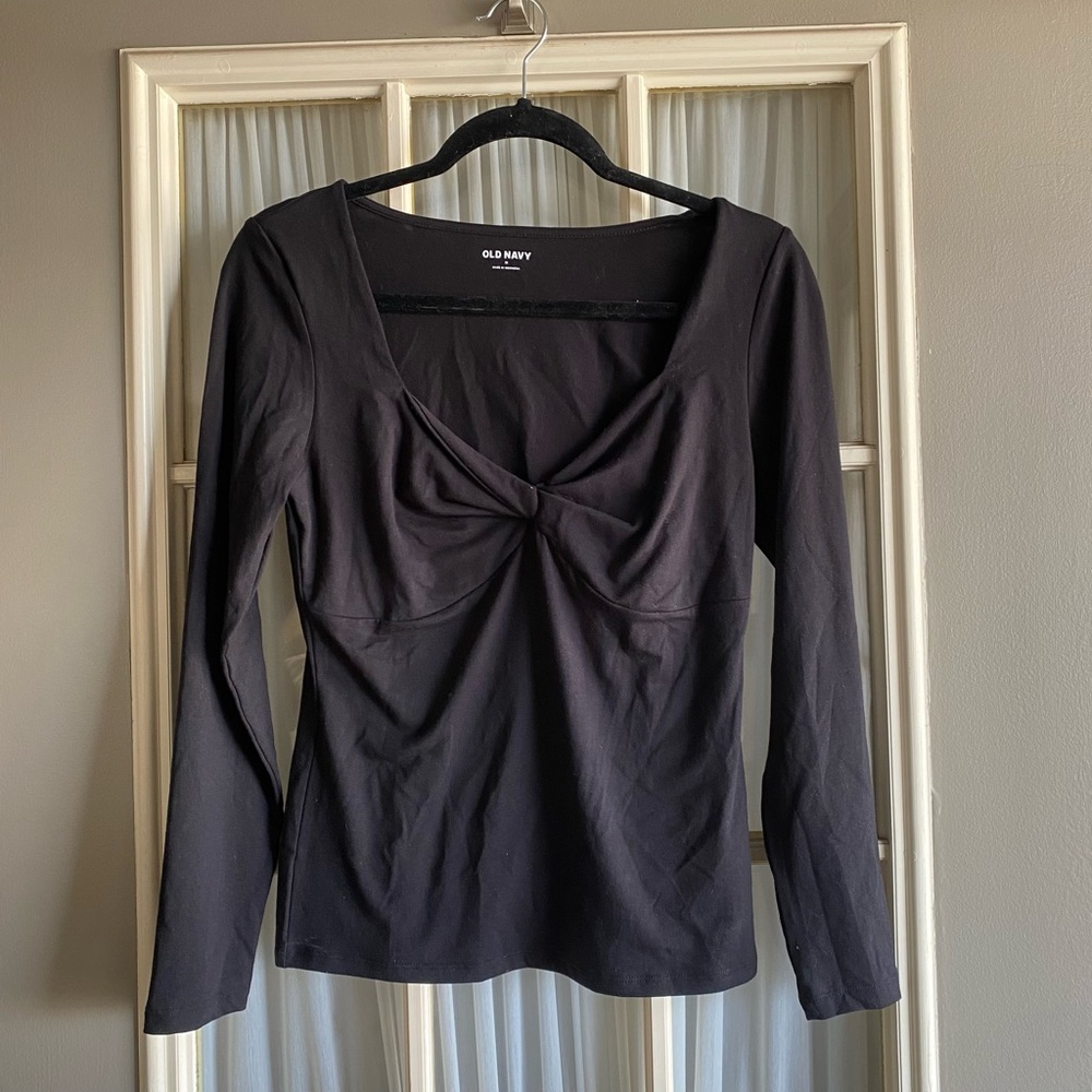 NWT old navy twist front black long sleeved top